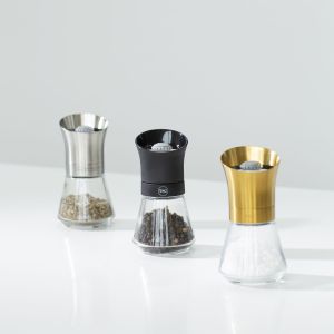 Black Pepper and Spice Grinder, Manual Pepper Mill - Grovestone