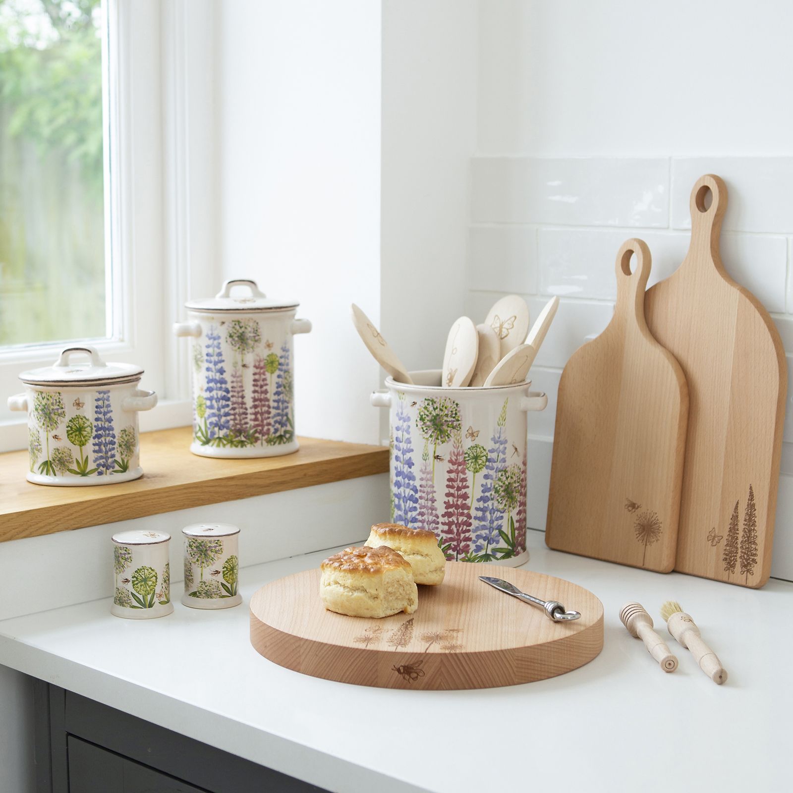 Cottage Garden Large Handled Board