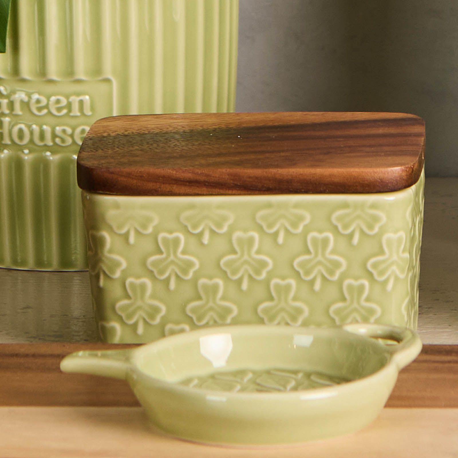 Green House Clover Leaf Butter Dish With Rustic Acacia Lid