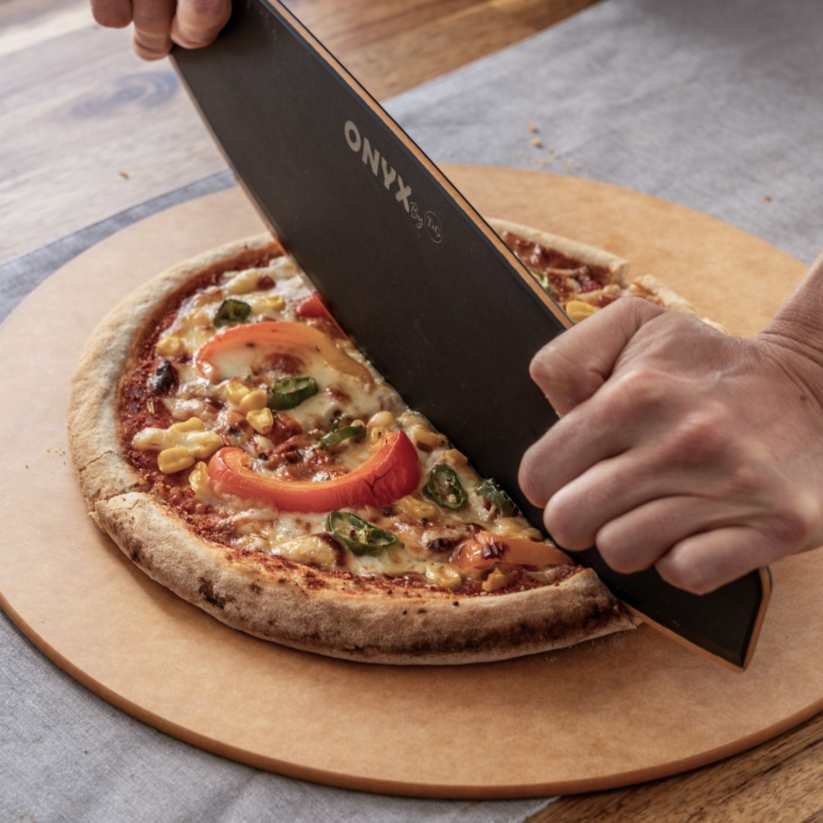 Onyx Pizza Cutter Black