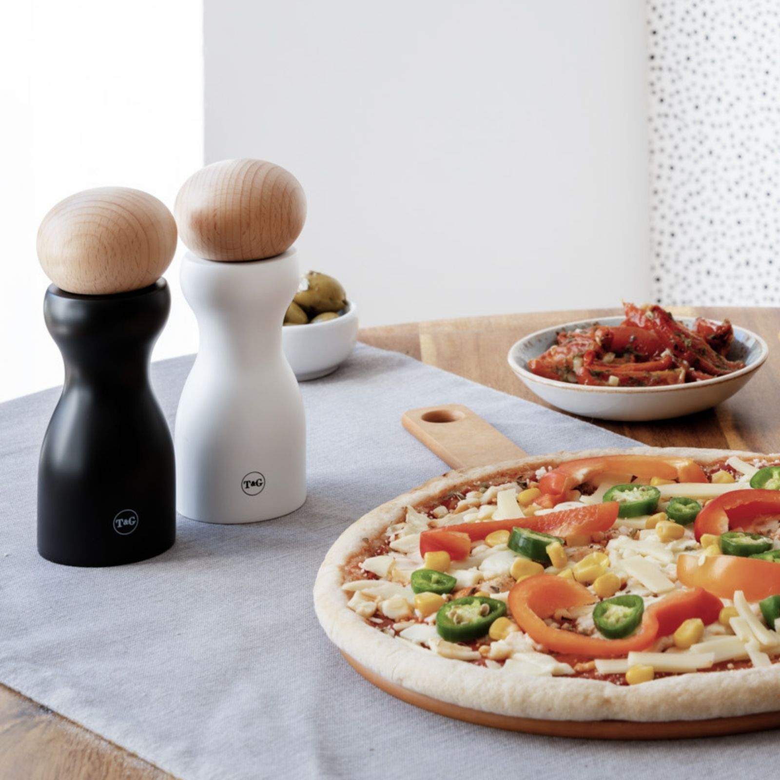 Sphere Pepper Mill Black