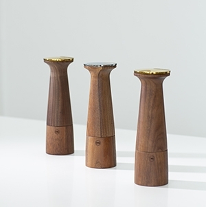 Oblique Deco Gold Pepper Mills